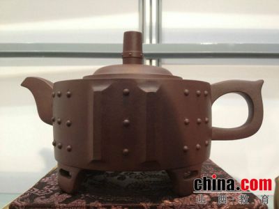 浅谈陈海平先生紫砂壶艺与中华文化的融合(1)
